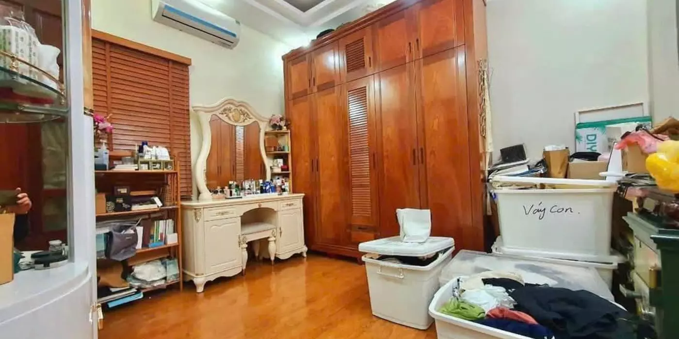 Bán Gấp Nhà Nguyễn Khánh Toàn, Cầu Giấy 6 Tầng, ô tô tránh 30m, 9 phòng, 10 Tỷ