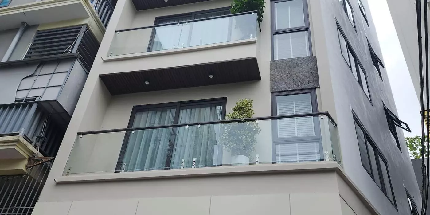 BÁN NHÀ NGUYỄN VĂN LINH-LONG BIÊN 11.5 TỶ 56m, 6 TẦNG THANG MÁY, MT 7.6m, LÔ GÓC, Ô TÔ TRÁNH.