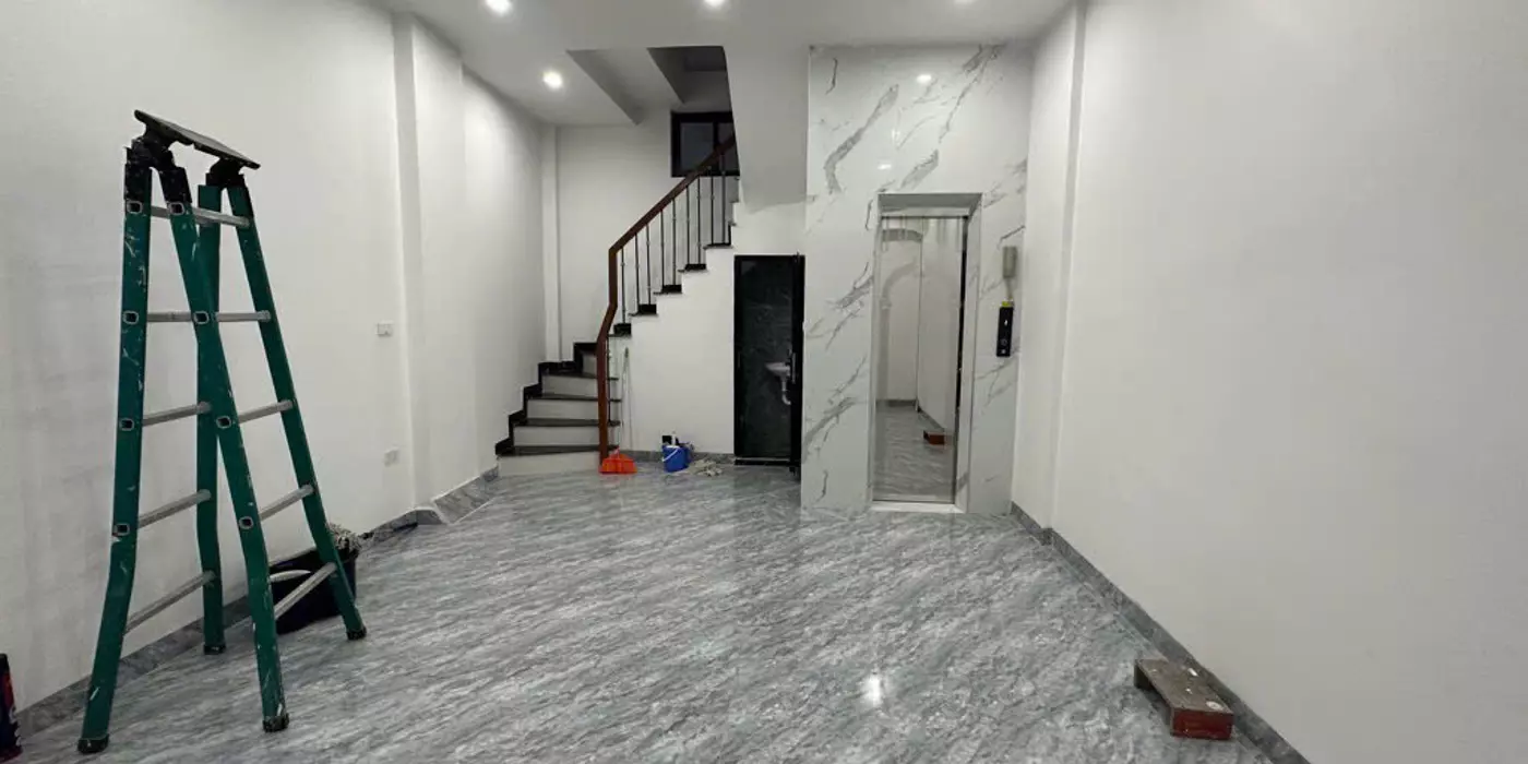 Nhà Tây Hồ 35m2 x 5 tầng, thang máy, ngõ nông, thoáng sáng, cách ô tô đỗ 5M.