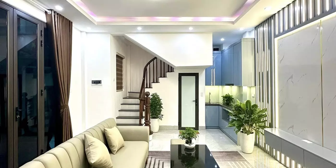 Nhà đẹp Trần Bình, Cầu Giấy diện tích 38m2, mặt tiền 3.5m, tặng full nội thất, gần phố