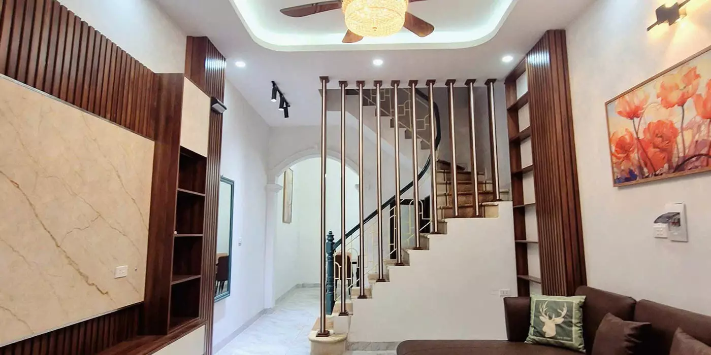 Bán nhà Phố Hào Nam_Ngõ ô tô tránh_Trước nhà sân chơi 400 mét vuông_50mx4T_Giá: 10 Tỷ.