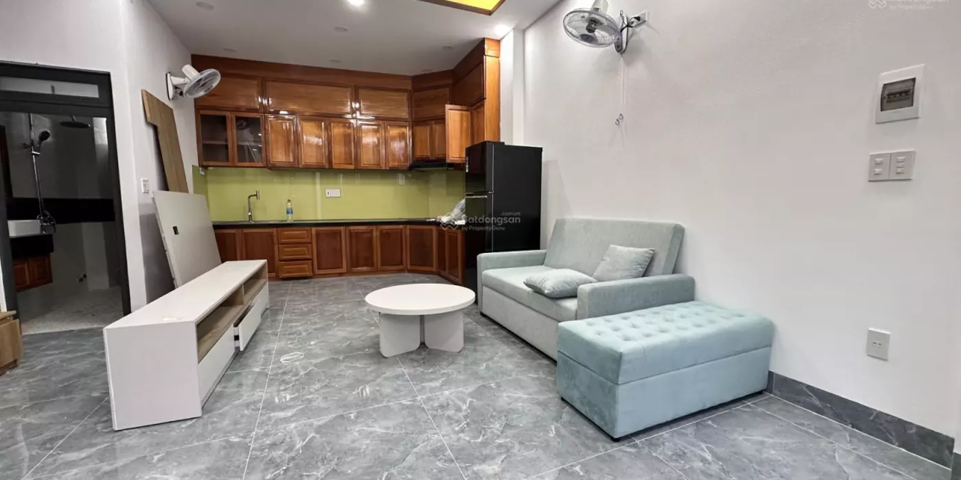Cần bán nhà đẹp mới 100% hẻm Bắc Sơn, đầy đủ nội thất, dọn đến ở liền, đi bộ ra bãi tắm. Hiếm có