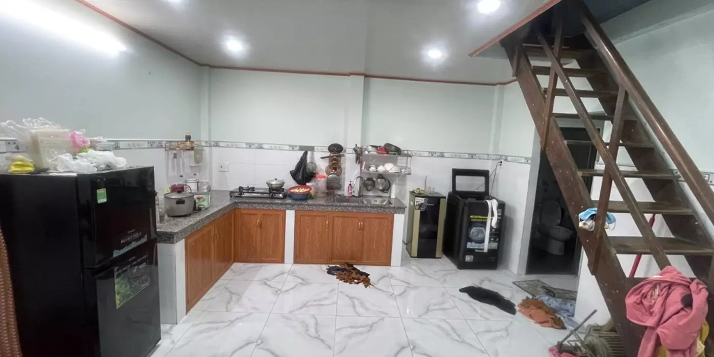 Nhà 71m2 Sát Mặt Tiền, 3.99 Tỷ, Vị Trí Đắc Địa, Không Quy Hoạch, Đông Hưng Thuận – Quận 12.