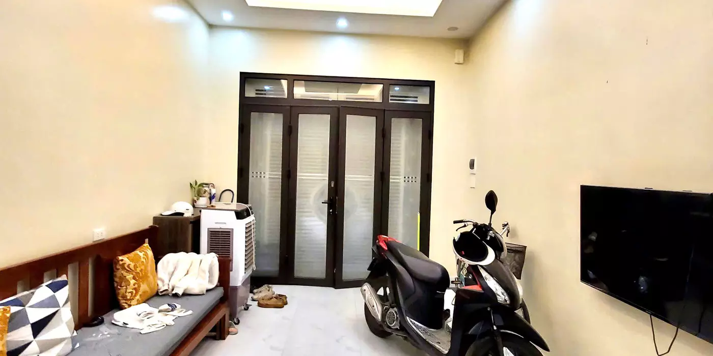 Nhà độc - cực hiếm hót 2 thoáng vĩnh viễn chỉ còn có sót lại tại Hào Nam - gần
Đê La Thành - Chỉ
