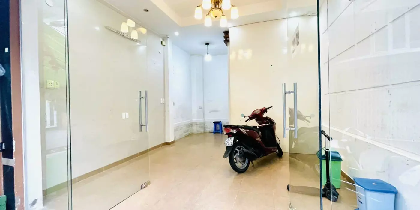 Chỉ 7.3 tỷ nhà HXH Ba Tháng Hai - Dòng tiền tốt - Ngay nhà hát Hoà Bình