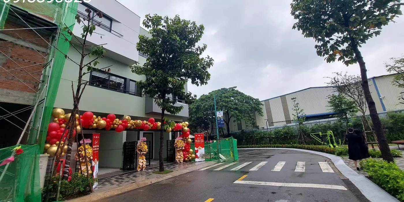 Bán Nhà cách KĐT Vạn Phúc City 15 phút giá chỉ 3.3 tỷ/ căn, hoàn thiện