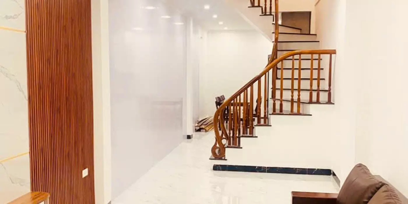 BÁN NHÀ PHỐ TRẠM - 45M2 - GIÁ CHỈ NHỈNH 6 TỶ CÓ Ô CHỜ THANG MÁY