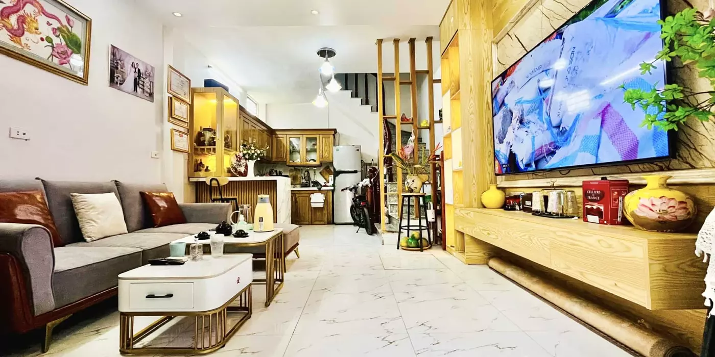 Bất ngờ ! Chính chủ tiếp tục bán căn nhà Ngọc Thuỵ, ba gác đỗ cửa, 32m2, 5.4 tỷ