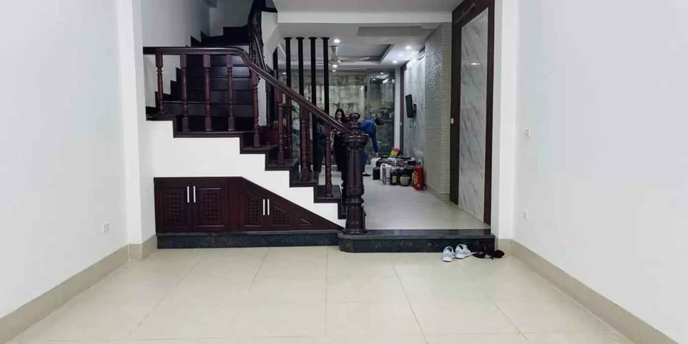 Bán nhà pháo đài láng, 50m2, 5 tầng, mặt tiền 5,2m giá 21tỷ