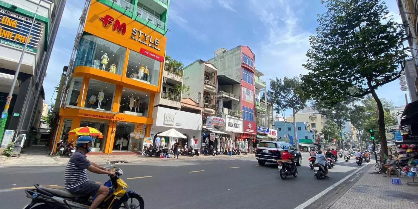 QUẬN 5Mặt Tiền Đoạn Đẹp Đường Nguyễn Trãi 5Tầng (5X21)
Vuông Đẹp