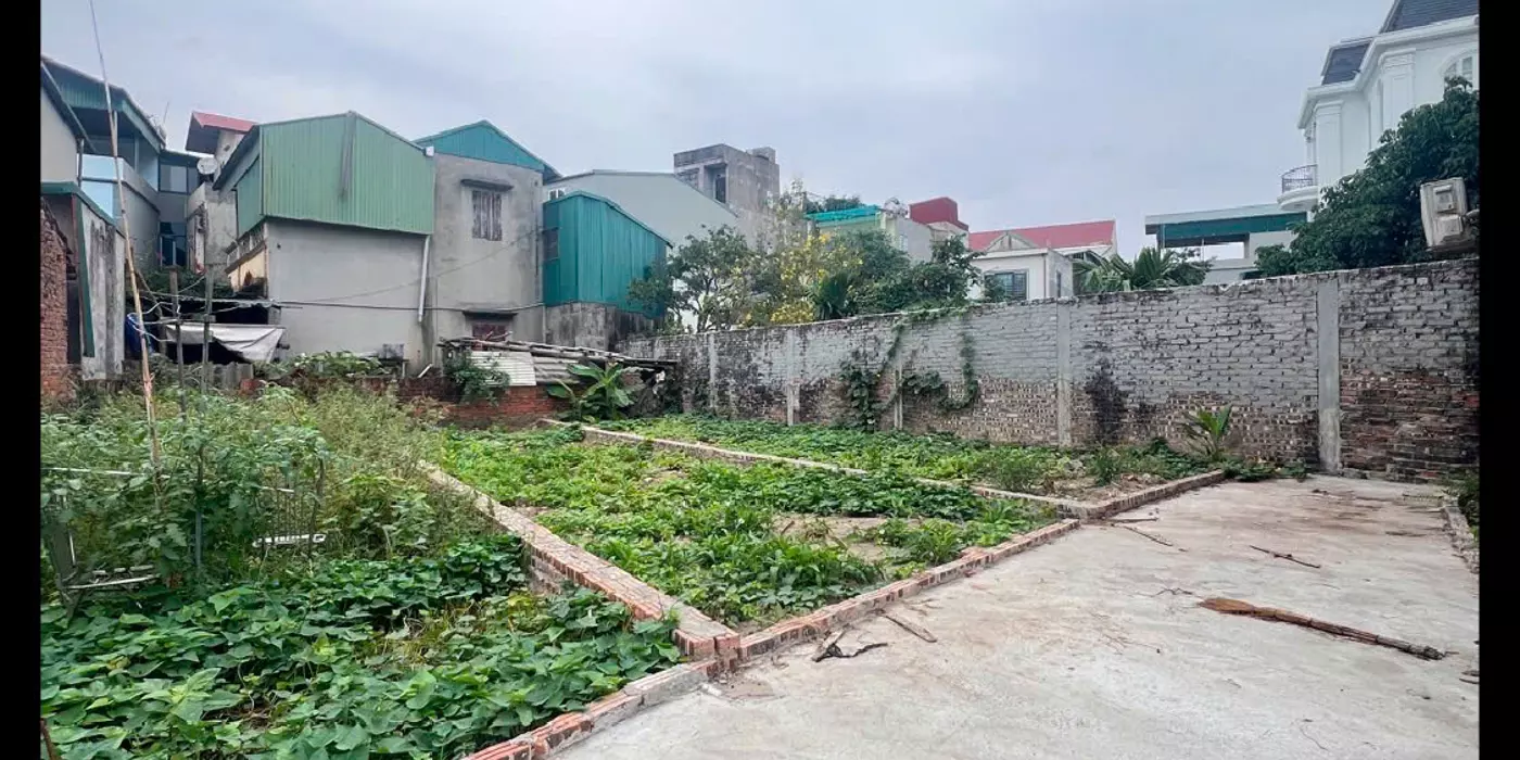MẢNH ĐẤT VÀNG - ĐƯỜNG TRẢI NHỰA - Ô TÔ 7 CHỖ ĐỖ CỔNG - AN SINH TUYỆT VỜI DÂN CƯ DÂN TRÍ TỐT - HÀNG