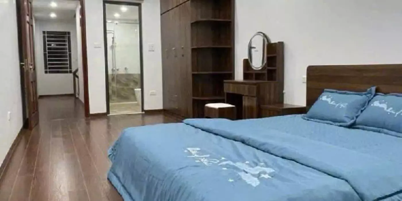 HIẾM - NHÀ NGỌC THUỴ - LONG BIÊN - 35M x 5 TẦNG - GIÁ NHỈNH 5 TỶ
VỊ TRÍ CỰC ĐẸP - CÁCH VÀI BƯỚC
