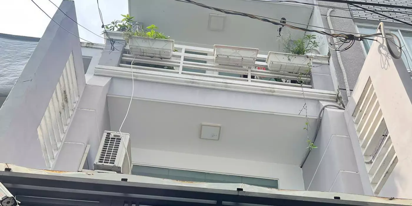 Q5 TRẦN BÌNH TRỌNG HẺM THÔNG QUA NGUYỄN BIỂU 4 TẦNG BTCT 5PN TRUNG TÂM Q5 GẦN NGUYỄN TRÃI KINH ĐÔ