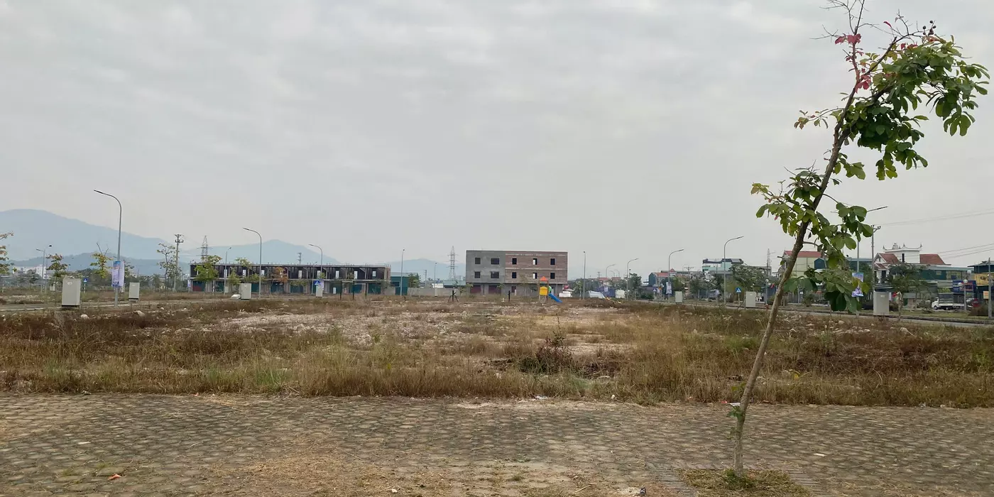 Bán gấp lô đất trong dự án khu đô thị Licogi Uông Bí QN