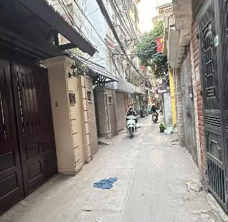 4.25 tỷ sở hữu ngay nhà Khương Đình, Thanh Xuân, 43m2 3T 3N, Trung tâm gần phố