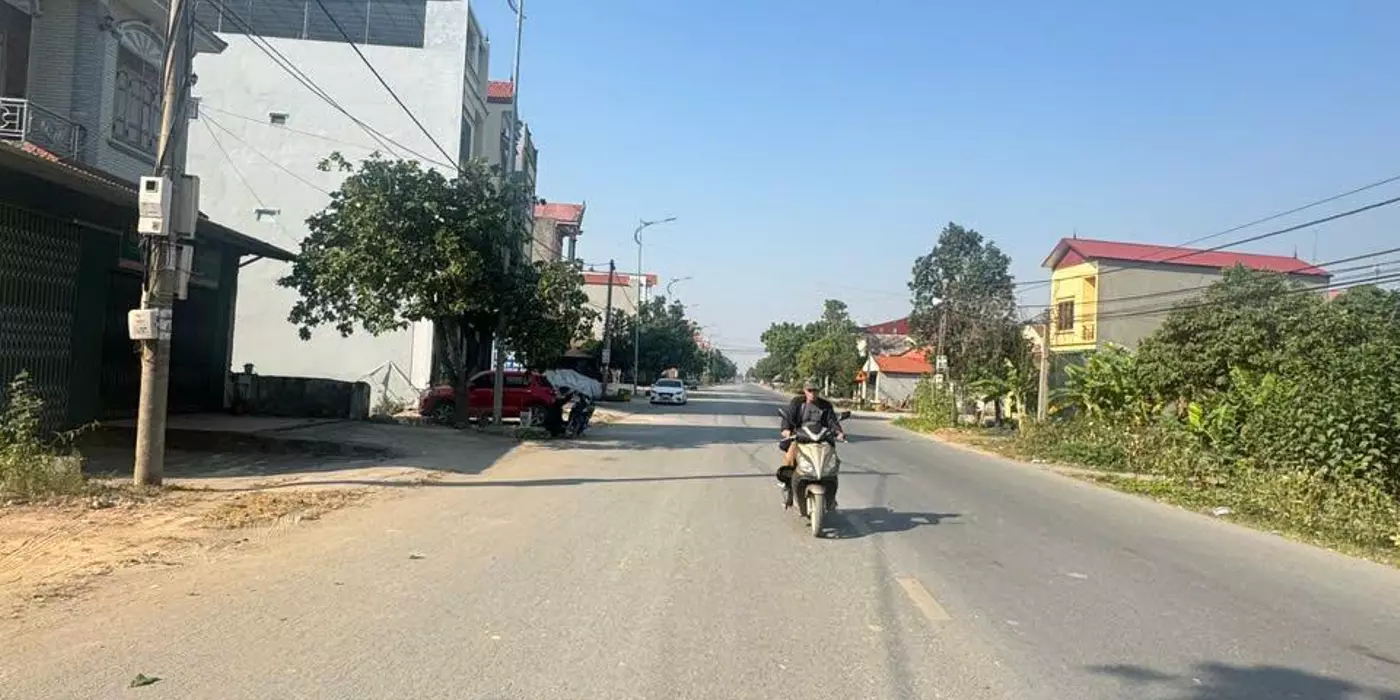 CẦN TIỀN BÁN GẤP LÔ ĐẤT ĐẸP - GIÁ RẺ TẠI TRỤC QUỐC LỘ 17 GIA BÌNH, BẮC NINH