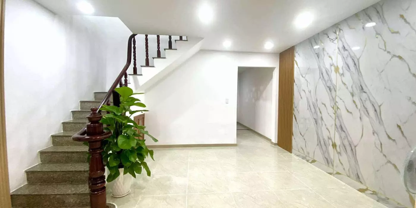 NHÀ HỢP LÝ GẦN CHỢ GIẢN DÂN ĐỊA ĐIỂM LÝ TƯỞNG ĐỂ ĐỊNH CƯ CHỈ 2,75 TỶ.