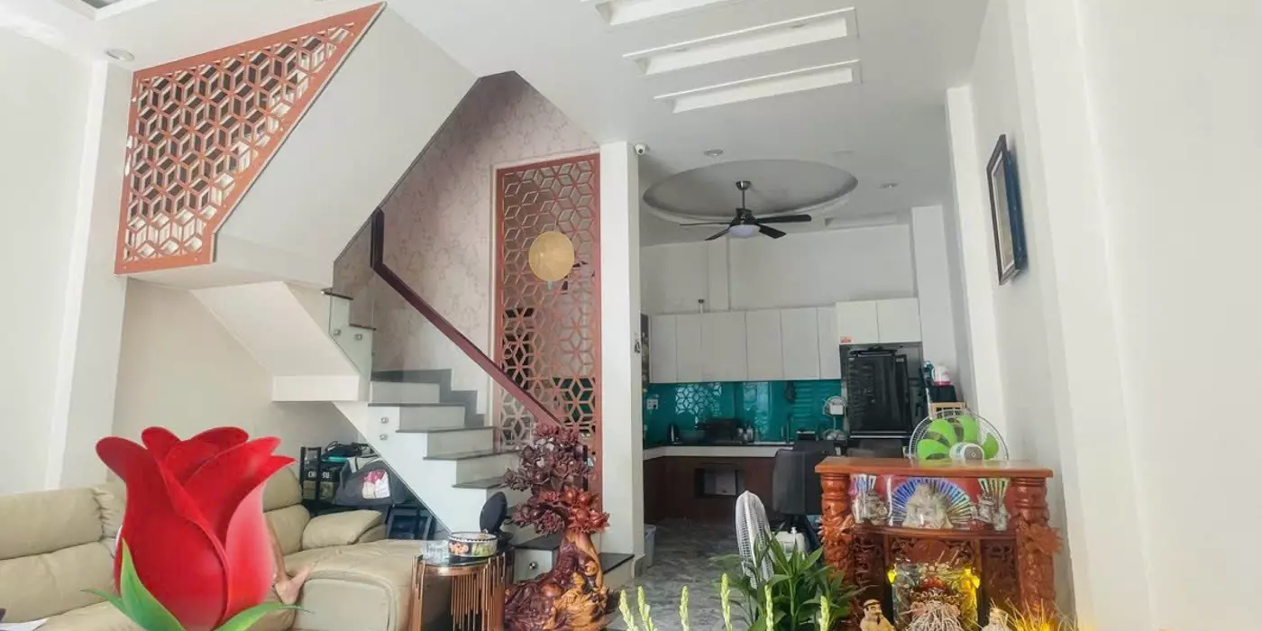 NHÀ ĐẸP VỊ TRÍ VIP TAM PHÚ - TAM HÀ - PHẠM VĂN ĐỒNG 
HẺM XE TẢI - 4 TẦNG ĐÚC - DT SÀN 208 M2 -