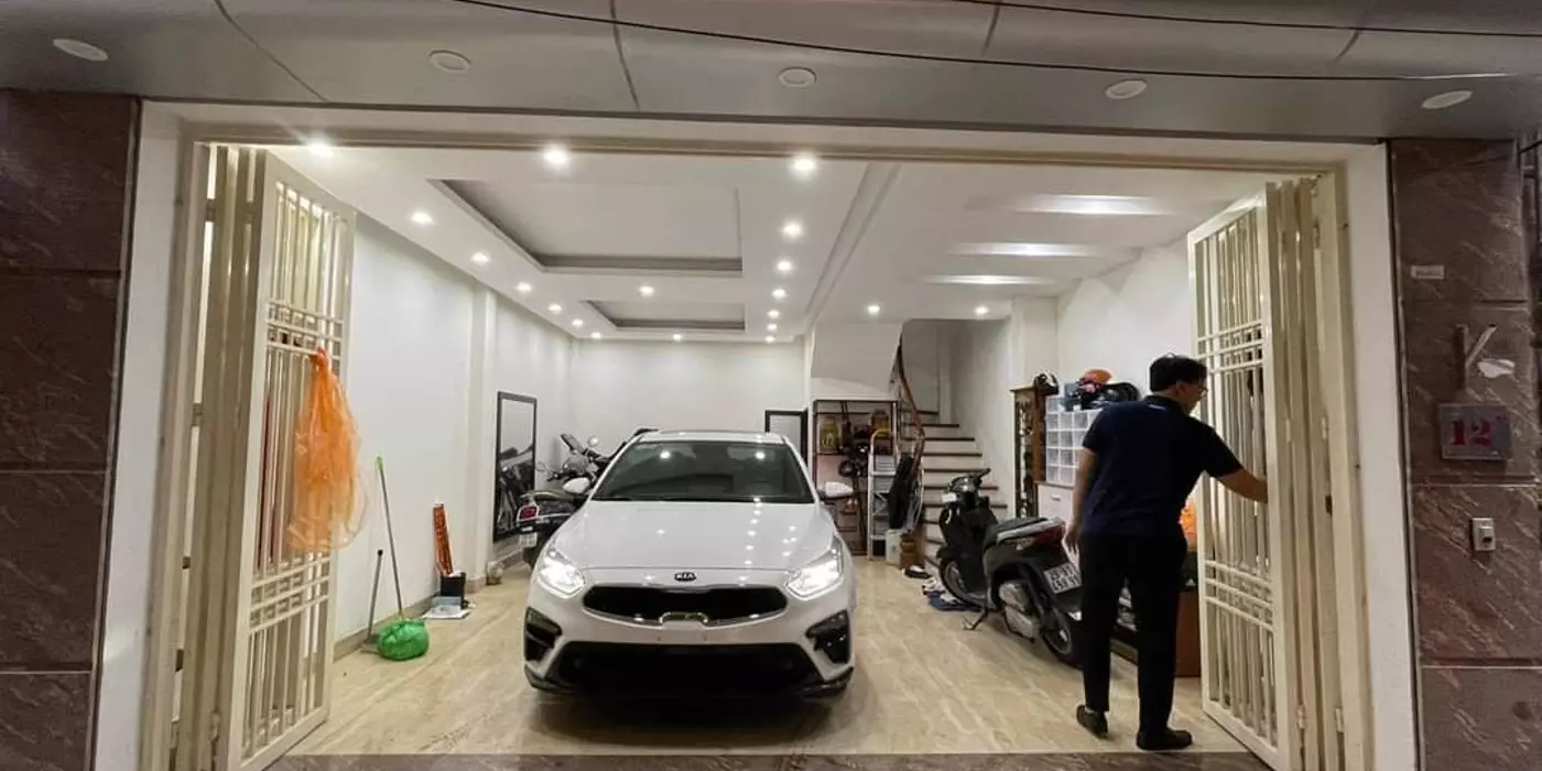 Siêu phẩm Lạc Long Quân 7  tầng thang máy, ô tô vào nhà, KD VP, SPA 77m nhỉnh 22 tỷ
