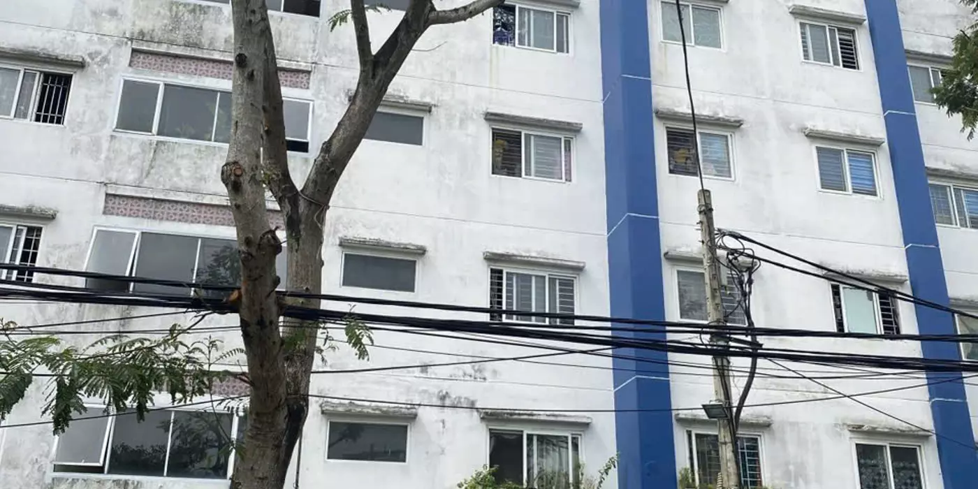 Mặt tiền Sơn Trà, đường 5m5 kẹp cống hông và sau mỗi bên 1m rất thoáng. Chỉ 4,xx tỷ