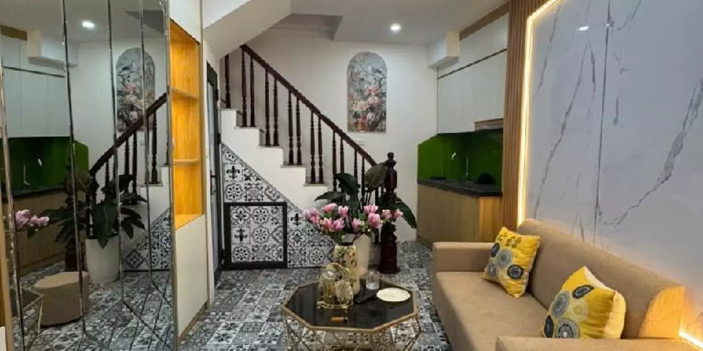 Nhà 4 tầng 3 ngủ full nội thất tại phố Tôn Đức Thắng, Đống Đa giá siêu rẻ