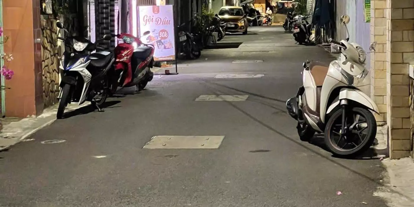 Căn nhà vị trí đẹp, 2 mặt tiền đường 6m đổ nhựa, ngang 8m, sát Nguyễn Văn Thoại, cách biển Mỹ Khê