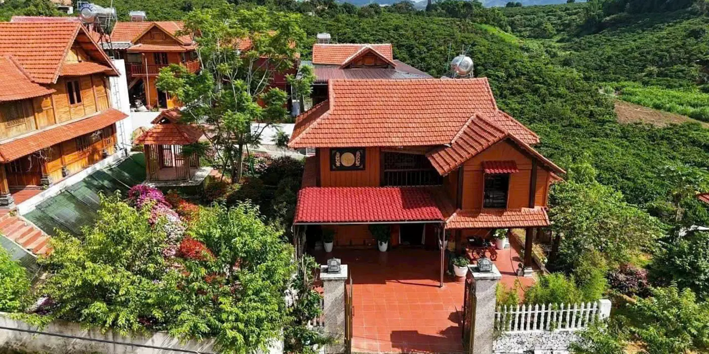 BÁN CĂN BIỆT THỰ GỖ MỚI TOANG, SIÊU ĐẸP