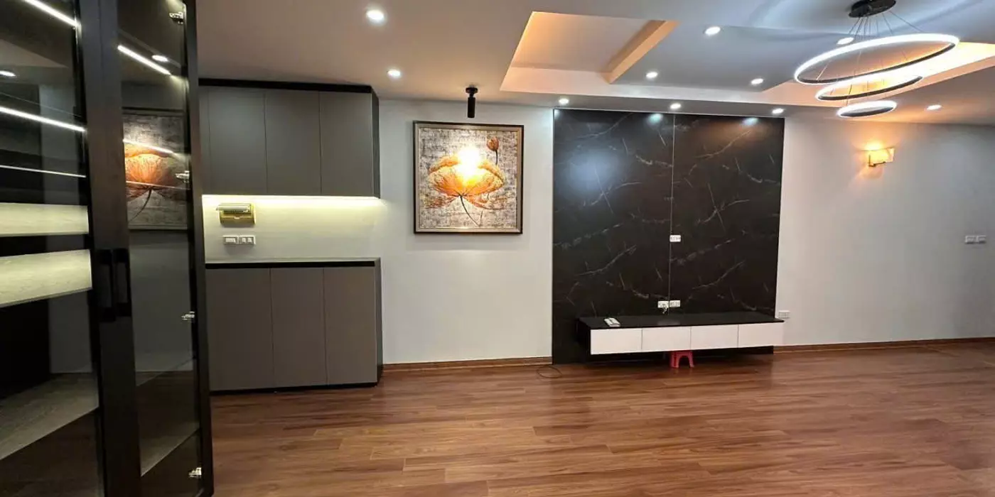 Chính chủ gửi bán căn chung cư lô góc 2 ngủ đẹp thoáng khu Thành Thái, Cầu Giấy, khu vực hiếm nhà