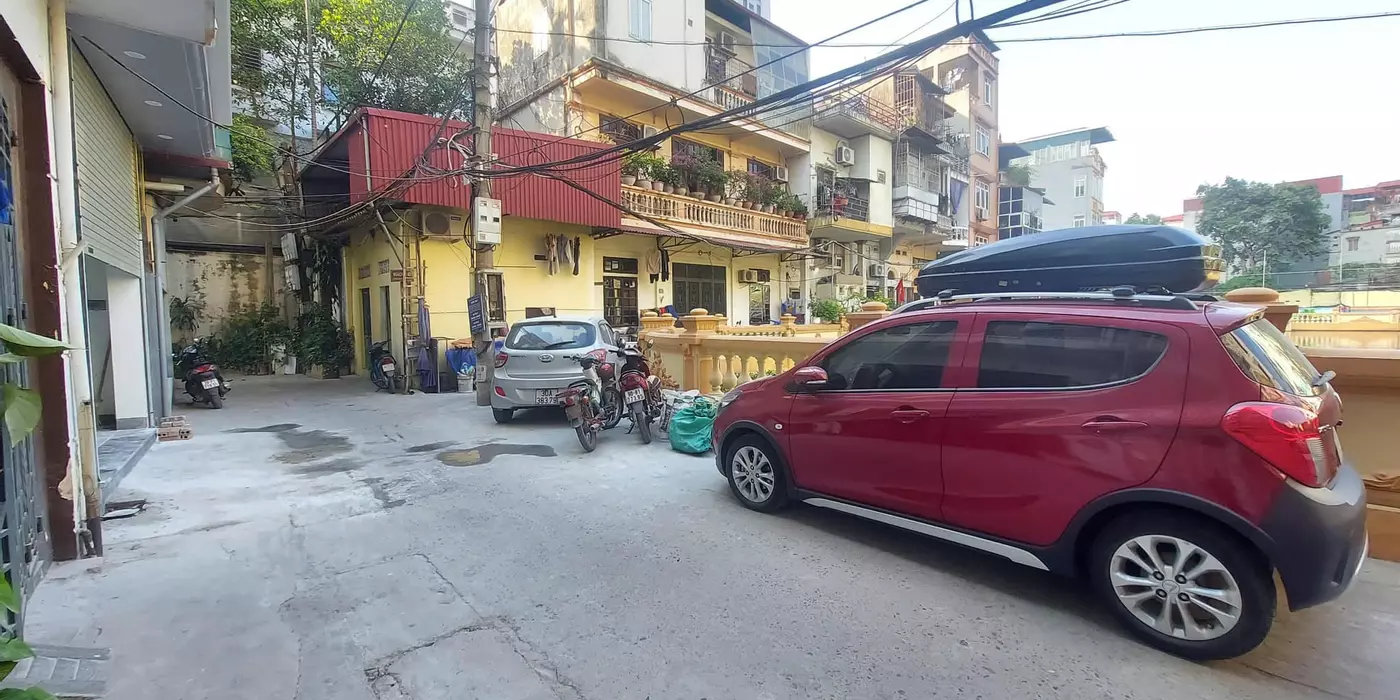 NHÀ TRUNG TÂM CẦU GIẤY 5 TẦNG, 3 PHÒNG NGỦ - GẦN MẶT NGÕ Ô TÔ - HỒ ĐIỀU HÒA (CHỈ 6 TỶ)