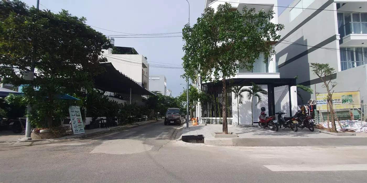 Bán lô góc 2 mặt tiền đường Lê Văn Lương, 137m, giá 8.3 tỷ