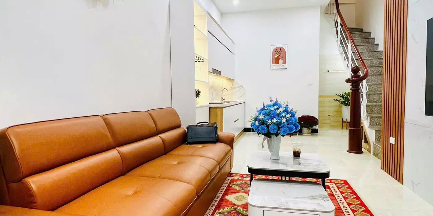 Chính chủ gửi bán nhà 4 tầng đẹp Cầu Giấy, tặng full nội thất, gần phố, siêu thoáng
