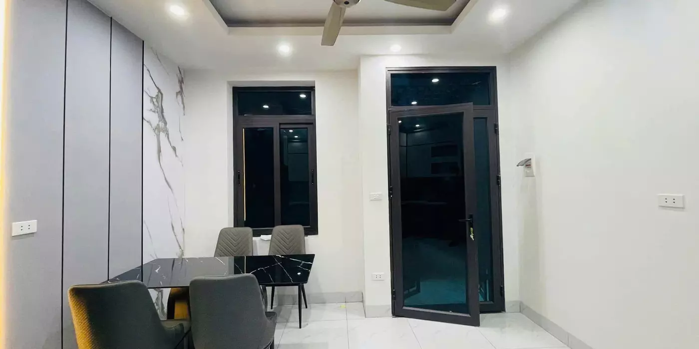 Bán nhà Phố Hào Nam, Phòng ngủ thoáng sáng, Dân xây, 35mx3T, Giá: 7.65 Tỷ.
