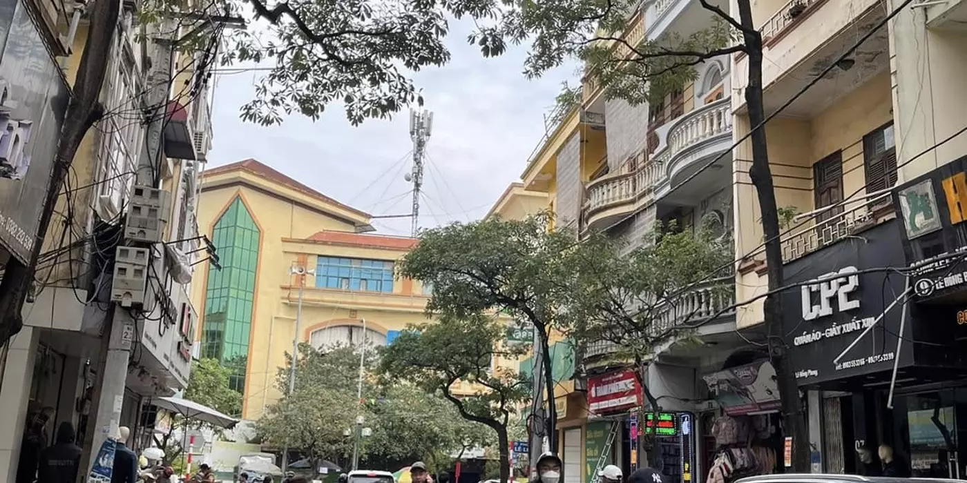 BÁN NHÀ DÂN XÂY PHỐ LÊ LỢI HÀ ĐÔNG, GẦN PHỐ, MẶT TIỀN RỘNG THÊNH THANG. DT 50M2, HƠN 7 TỶ. XÁCH
