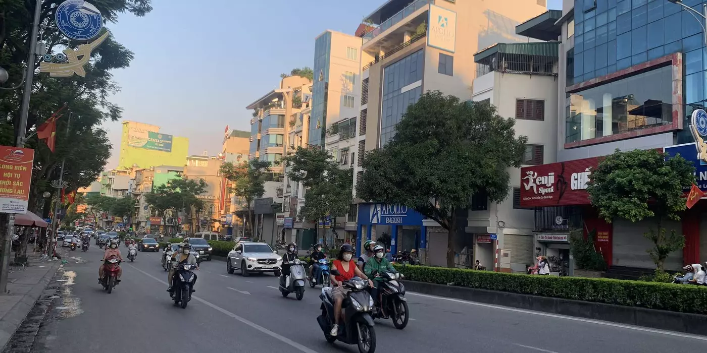 bán nhà mặt phố Nguyễn Văn Cừ, 900m, mặt tiền 9m, 1 mặt ngõ, full thổ cư
