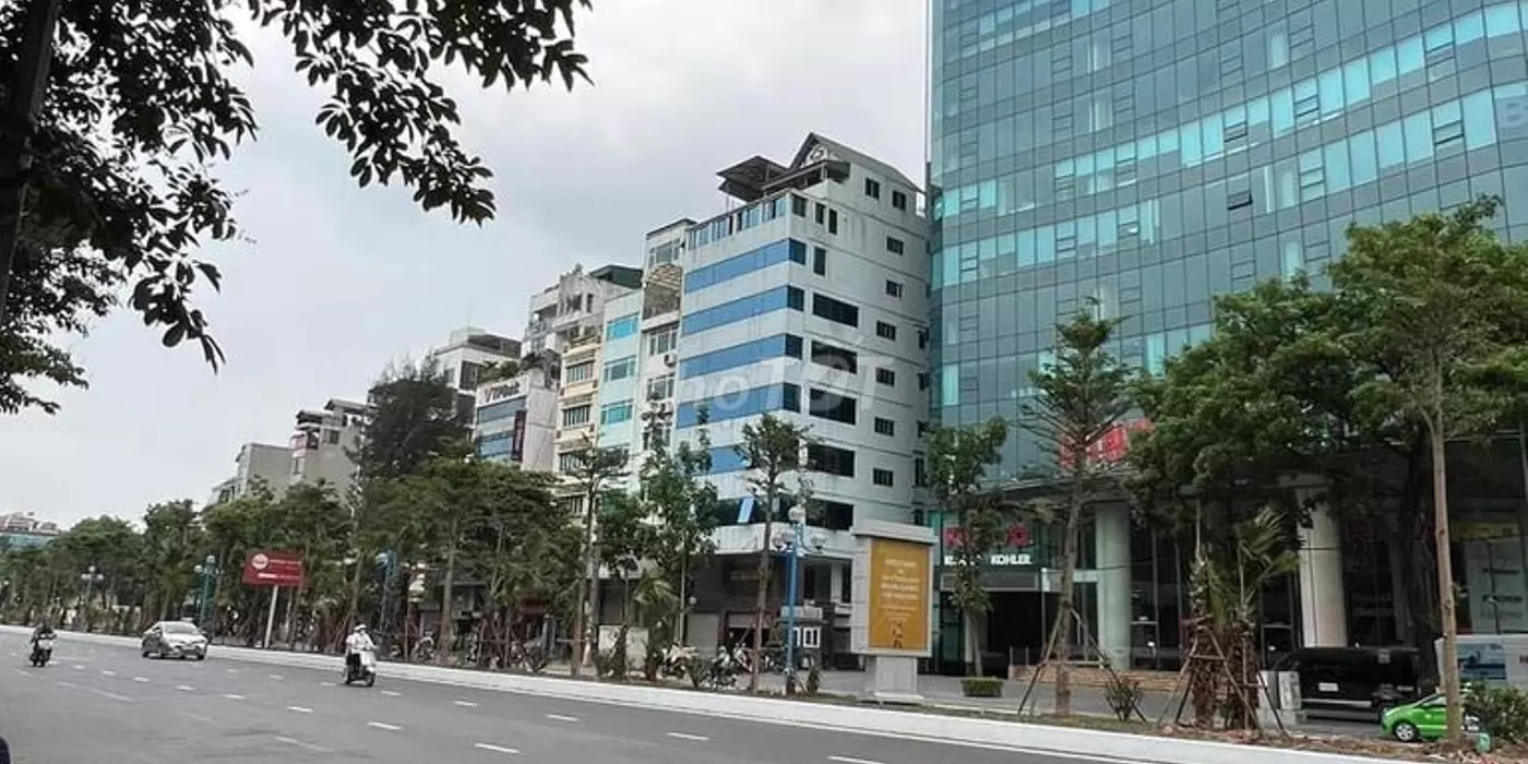 Bán nhà hoàng quốc việt - phân lô - vỉa hè - 12 tỷ