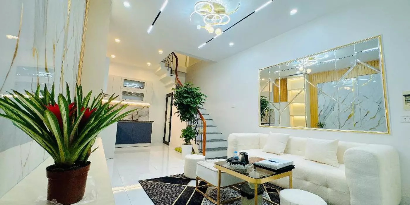 Bán KPl Hoàng Cầu, Gần Hồ, Ô tô, KD, 7 Tỷ 99.