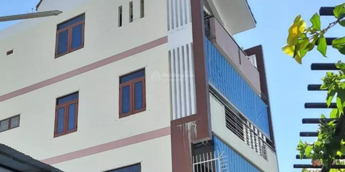 Bán Nhà 4 Tầng Mới, Vị Trí Đắc Địa, Gần Chợ Đầm - Giá 4 Tỷ 900 Vị trí: Phường Vạn Thắng, TP Nha
