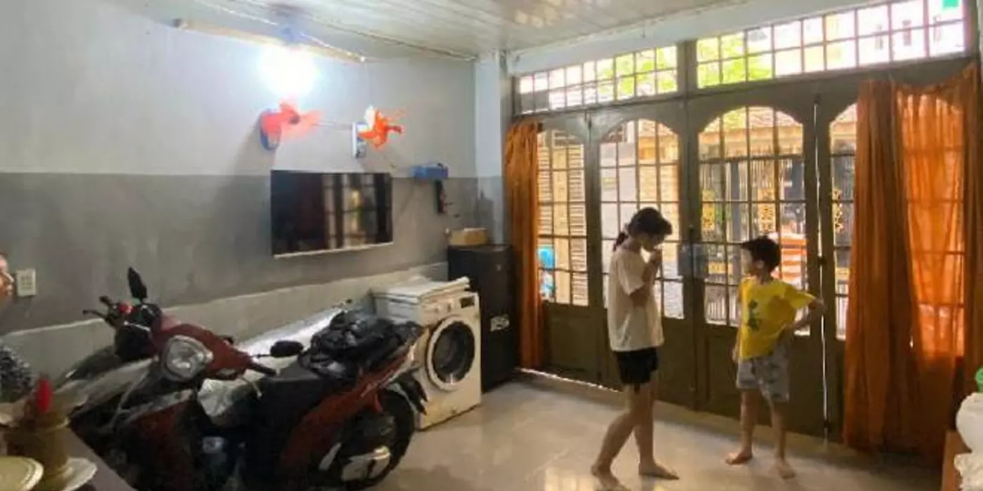Mặt tiền Lý Phục Man,  Ngang 4.6M, trung tâm Quận 7,  99M2, Chỉ 9.99tỷ