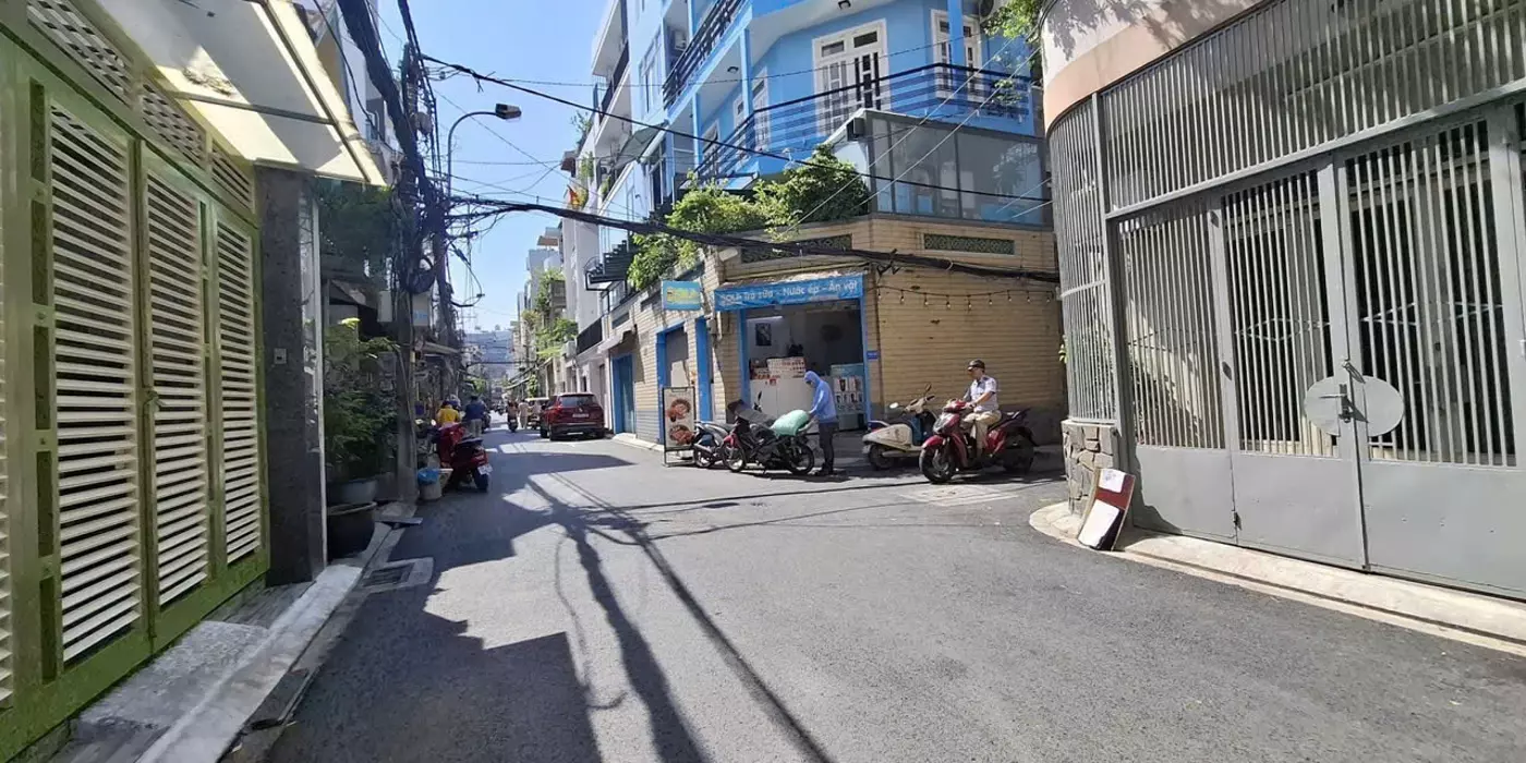 BÁN NHÀ , GIÁP QUẬN 10 , 3 TẦNG, 70M2,  THÀNH MỸ, TÂN BÌNH - GIÁ 8.3 TỶ .