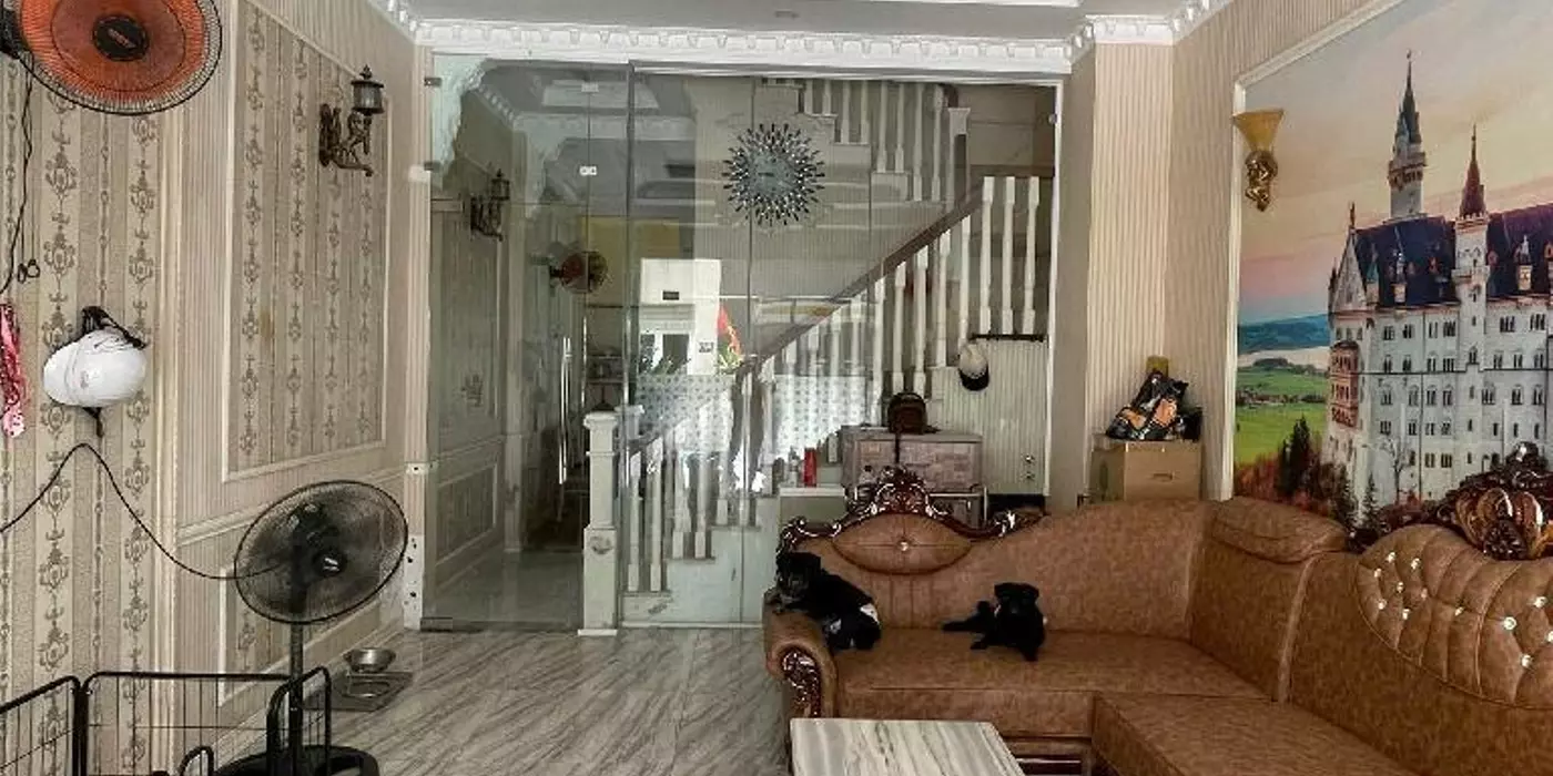 Nhà 4 Tầng Mặt tiền kinh doanh, Full nội thất, Ngang 4.2M, trung tâm Quận7,  50M2,Chỉ8.5tỷ