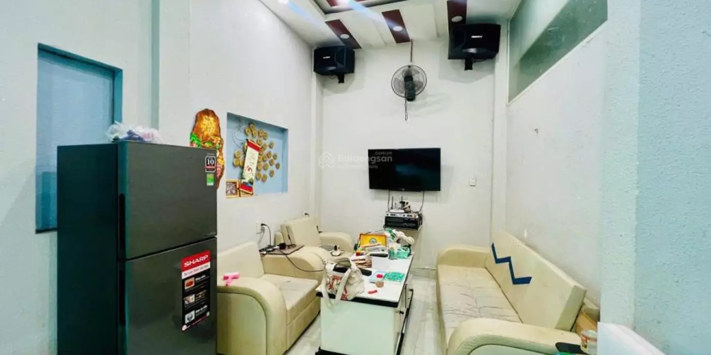 Bán Nhà 2.5 Tầng Tặng 2 Phòng Trọ, Cách Biển Chỉ 900m, Giá 2.7 Tỷ NHA TRANG