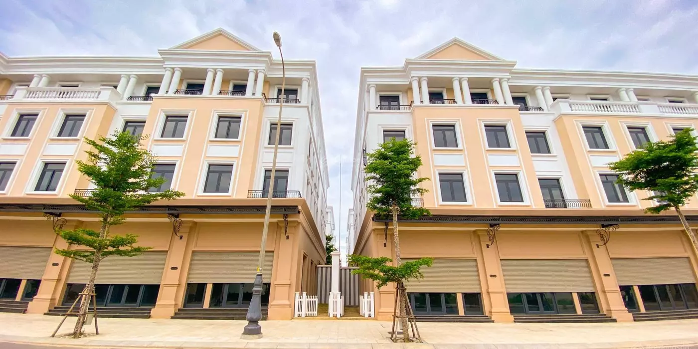 Bán lại căn shophouse mặt tiền đường Đại Cồ Việt Vincom Quảng Trị