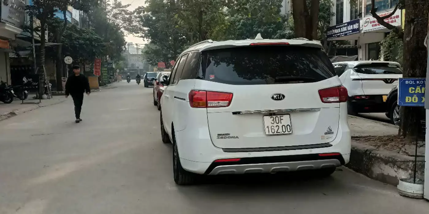 BÁN NHÀ MẶT PHỐ PHÂN LÔ VỈA HÈ _KINH DOANH ĐỈNH 48M, 5 TẦNG _ OTO TRÁNH ĐỖ NGÀY ĐÊM GIÁ  CHỈ 14 TỶ