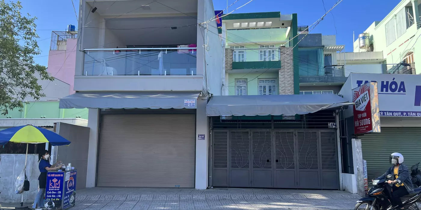 Bán Nhà MẶT TIỀN KD đường Bến Cát,Q.Tân Bình,DT:4,2mx25m,KC:Cấp 4,Giá:17.5  tỷ.
