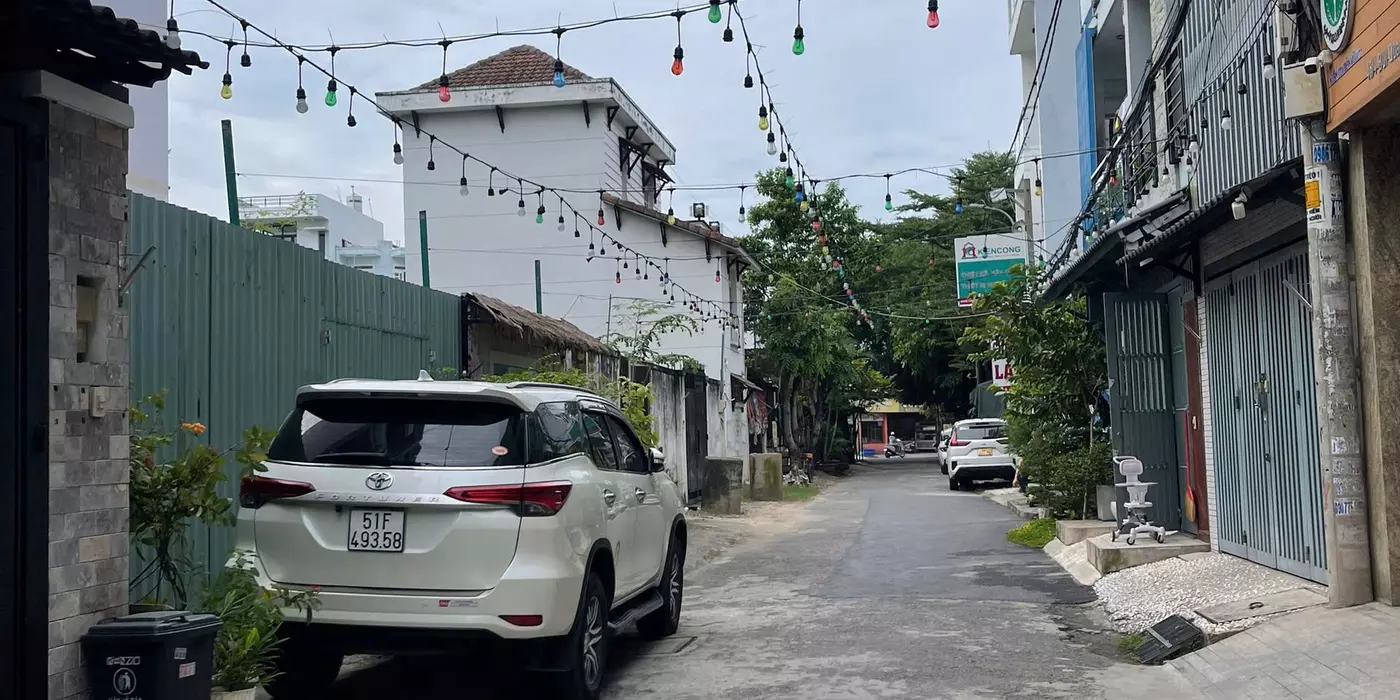 CỰC SỐC - BÁN NHÀ NÁT HẺM XE HƠI ĐỔ CỬA - GẦN CHỢ PHẠM VĂN BẠCH - CN 60m2 ( 4 x15m) - 4TỶ 7  hơn