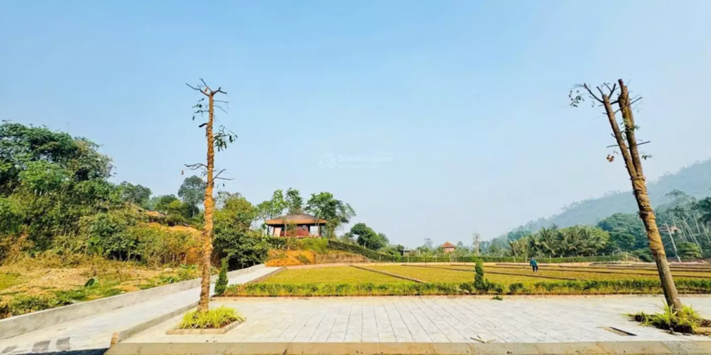 BÁN GẤP! Suất ngoại giao lô đất BT góc 3 mặt tiền đẹp, giá rẻ chỉ nhỉnh 2 tỷ, MT 10m - Đầu tư cực