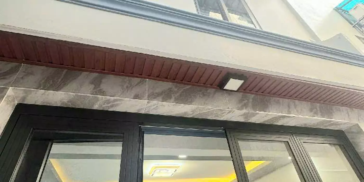 SÁT MẶT TIỀN ĐƯỜNG Huỳnh Tấn Phát 
Trung tâm Q7 

NGANG 3.5 M  Dài 7.05
DT SD 49 M2  HƠN 2 TỶ