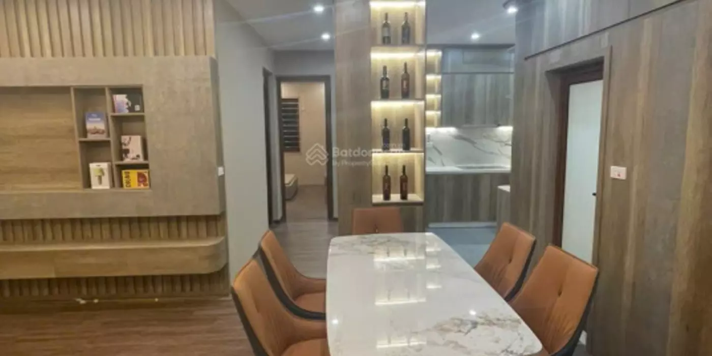 Bán căn góc CC 100m2 ba mặt thoáng 3 ngủ tại Võ Chí Công cạnh quận ủy Tây Hồ, giá 6 tỷ