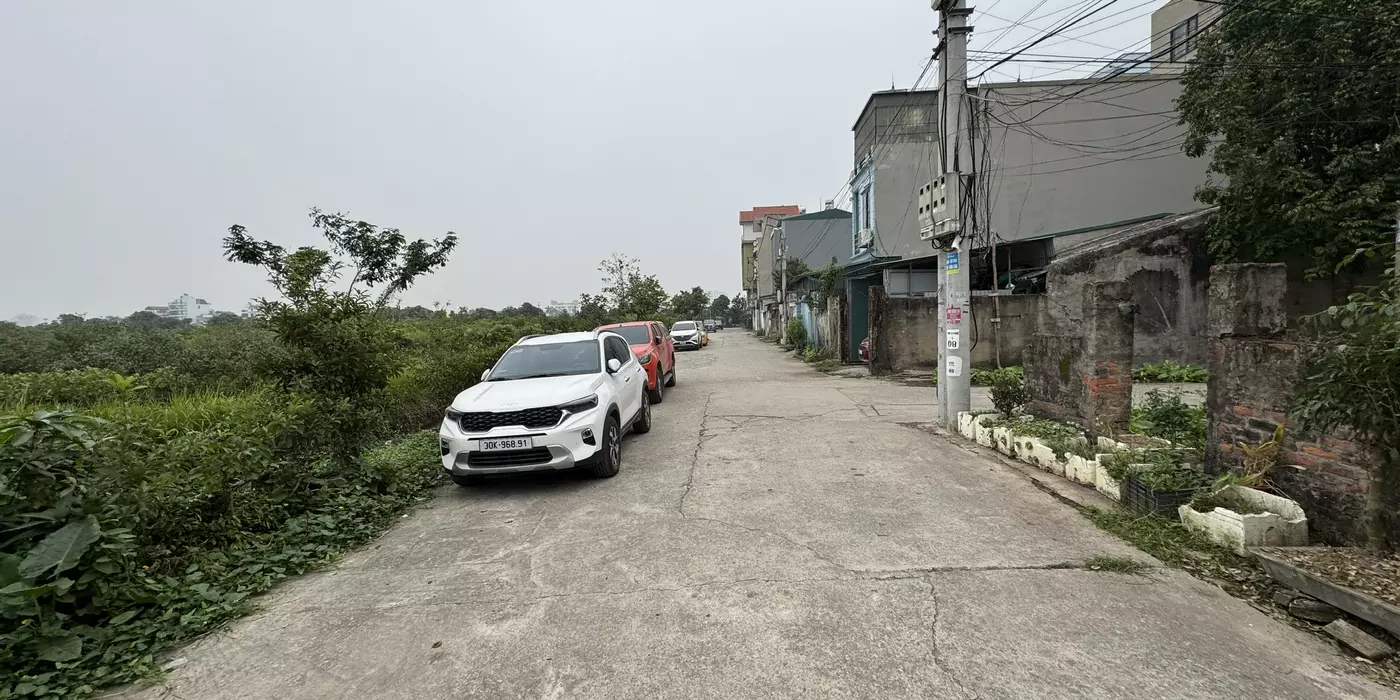 Chính chủ chuyển công tác bán 60m2 đất Viện Rau B, Trâu Quỳ. Đường rộng ô tô tránh, view thoáng mát