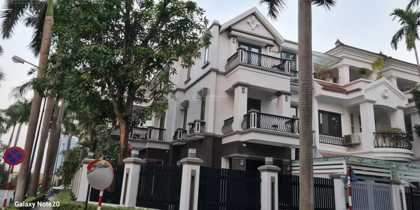 BÁN BIỆT THỰ 230M2 CIPUTRA ĐƯỜNG ĐÔI GIÁ RẺ NGANG CHUNG CƯ CAO CẤP